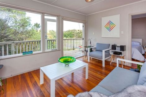 Photo of property in 4 Ocean Beach Road, Tairua, 3508