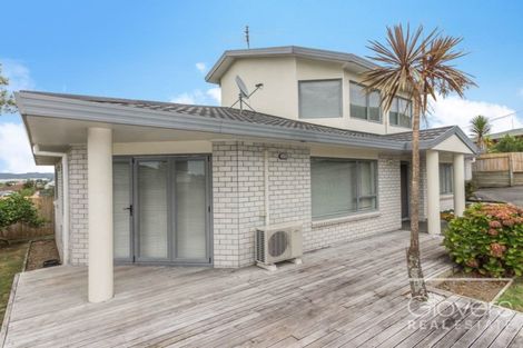 Photo of property in 39 Buscomb Avenue, Henderson, Auckland, 0610