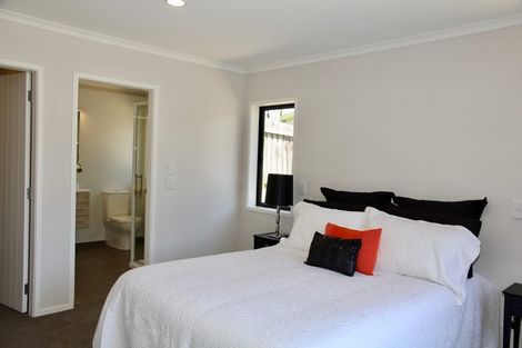 Photo of property in 5 Market Lane, Westown, New Plymouth, 4310