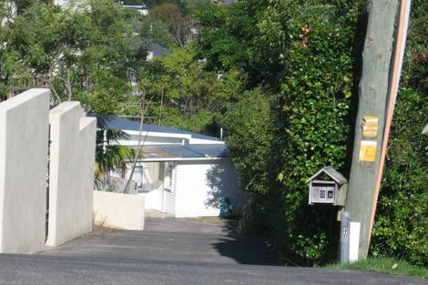 Photo of property in 1/2 Kiteroa Terrace, Rothesay Bay, Auckland, 0630