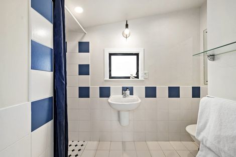 Photo of property in 2a Lewisville Terrace, Thorndon, Wellington, 6011