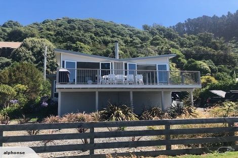 Photo of property in 16 Cathedral Road, Gore Bay, Cheviot, 7383