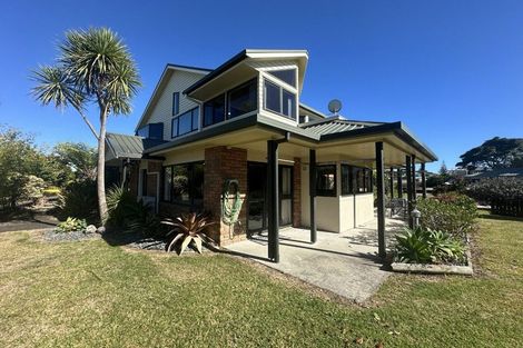 Photo of property in 43 Ohiwa Parade, Ohope, 3121