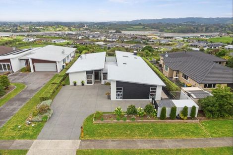 Photo of property in 16 Holyoake Terrace, Omokoroa, 3114