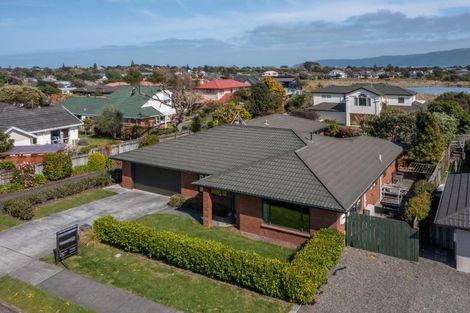 Photo of property in 5 Kotuku Drive, Paraparaumu Beach, Paraparaumu, 5032
