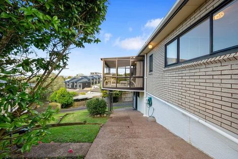 Photo of property in 2/3 Hall Road, Glenfield, Auckland, 0629