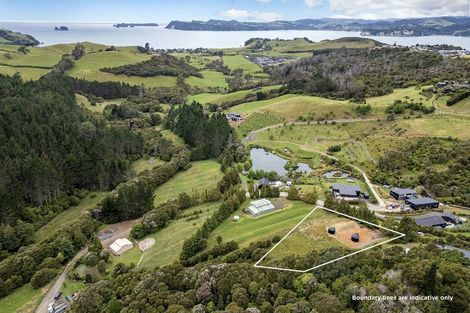 Photo of property in 35 Spikes Way, Whitianga, 3510