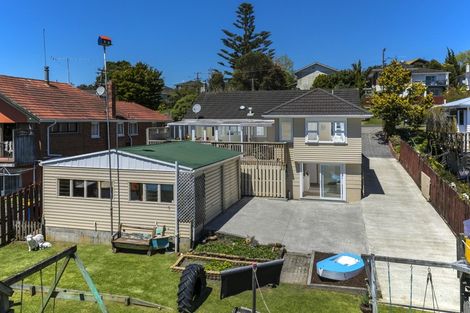 Photo of property in 3 Acacia Road, Torbay, Auckland, 0632