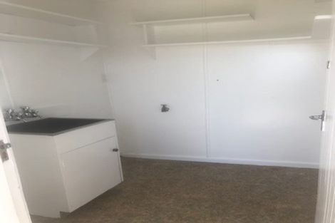 Photo of property in 9 Kotuku Street, Te Atatu Peninsula, Auckland, 0610