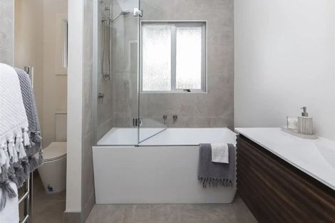 Photo of property in 132 Bishop Street, St Albans, Christchurch, 8014