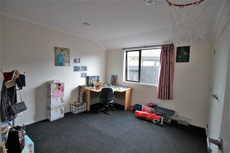 Photo of property in 99 Saint James Drive, Huntington, Hamilton, 3210