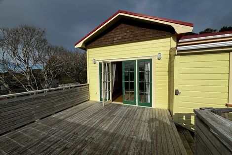 Photo of property in 32 Bonithon Avenue, Moturoa, New Plymouth, 4310