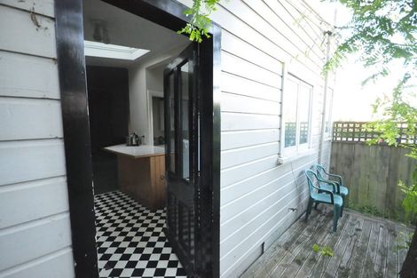 Photo of property in 27 Nairn Street, Mount Cook, Wellington, 6011