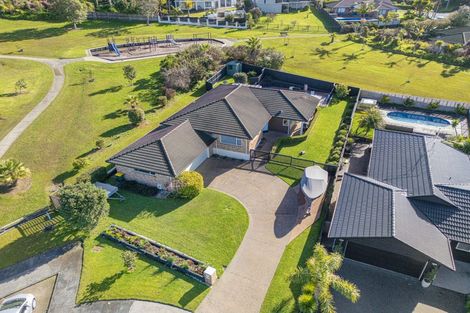 Photo of property in 14 Astor Place, Orewa, 0931