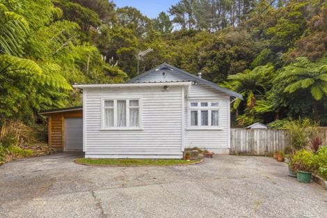 Photo of property in 16 August Street, Stokes Valley, Lower Hutt, 5019