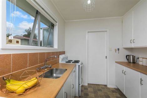 Photo of property in 2/13 Talavera Place, Te Atatu South, Auckland, 0602