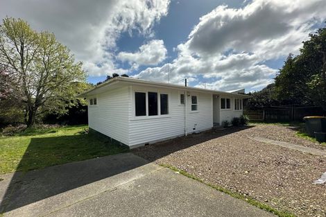Photo of property in 61 Barrys Road, Glendene, Auckland, 0602