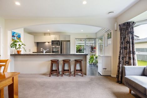 Photo of property in 37 Woodbury Street, Avonhead, Christchurch, 8042