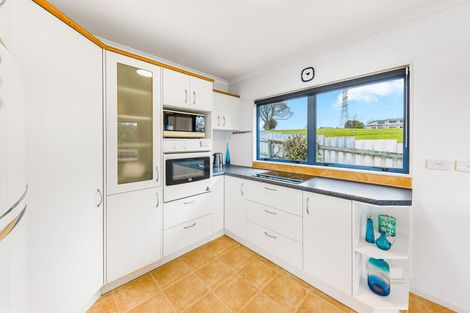 Photo of property in 1b Triangle Road, Massey, Auckland, 0614