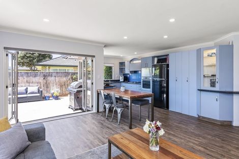 Photo of property in 10 Glen Loch Place, Paraparaumu, 5032