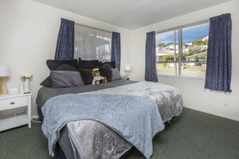 Photo of property in 17 Greenwich Grove, Stokes Valley, Lower Hutt, 5019