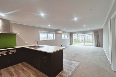 Photo of property in 16 Koru Loop, Paraparaumu, 5032