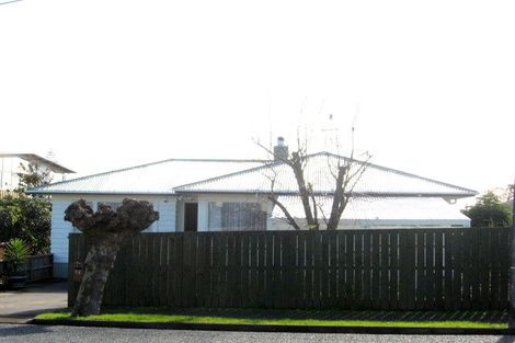 Photo of property in 14 Grande Vue Road, Hillpark, Auckland, 2102