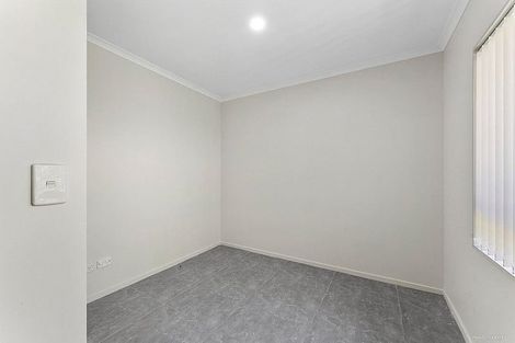 Photo of property in 18 Pistachio Place, Goodwood Heights, Auckland, 2105