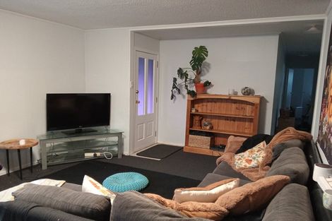 Photo of property in 35 Glen Road, Stokes Valley, Lower Hutt, 5019