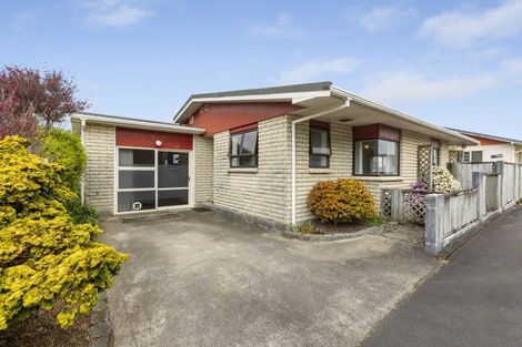 Photo of property in 14 Sackville Street, Fitzroy, New Plymouth, 4312