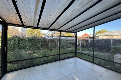 Photo of property in 11 Camberwell Place, Avonhead, Christchurch, 8042