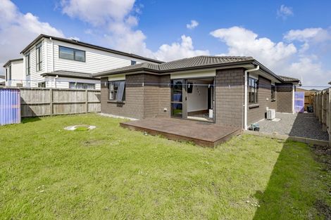 Photo of property in 18 Survila Street, Takanini, 2110