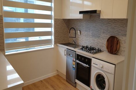 Photo of property in 4 Kauri Grove Drive, Kumeu, 0810