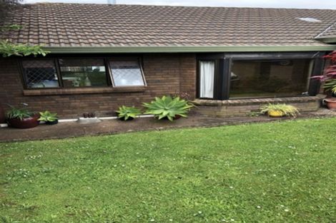 Photo of property in 7 Kookaburra Place, Botany Downs, Auckland, 2010