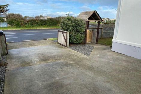 Photo of property in 214 Puriri Street, Castlecliff, Whanganui, 4501