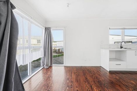 Photo of property in 24 President Avenue, Papakura, 2110