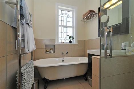 Photo of property in 25 Seatoun Heights Road, Miramar, Wellington, 6022