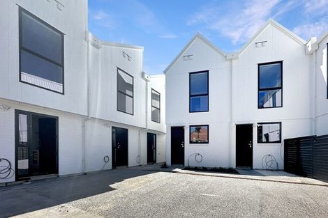 Photo of property in 1/2 Riversdale Road, Avondale, Auckland, 1026