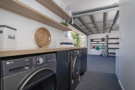 Photo of property in 31 Wells Place, Whitianga, 3510