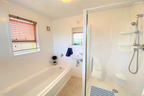 Photo of property in 23 Ocean View Terrace, Baylys Beach, Dargaville, 0377