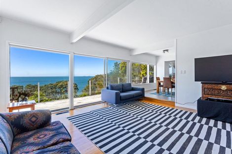 Photo of property in 17 Bournemouth Terrace, Murrays Bay, Auckland, 0630