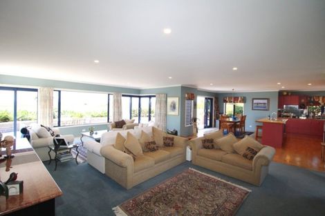 Photo of property in 130 Puka Crescent, Matarangi, Whitianga, 3592