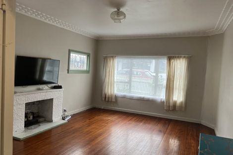 Photo of property in 2/493 Point Chevalier Road, Point Chevalier, Auckland, 1022