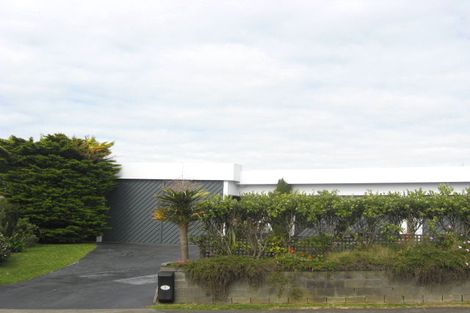 Photo of property in 2 Findlay Street, Moturoa, New Plymouth, 4310