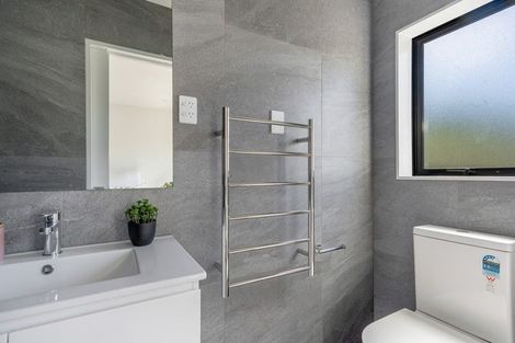 Photo of property in 43c Fitzherbert Avenue, West Harbour, Auckland, 0618