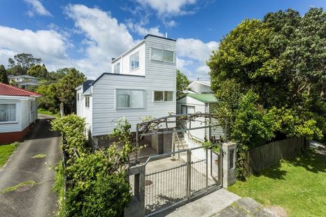 Photo of property in 44a Waverley Avenue, Glenfield, Auckland, 0629