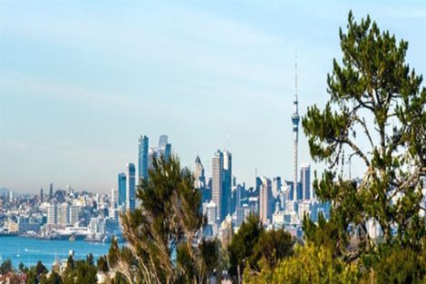 Photo of property in 1/7 Kaihu Street, Northcote, Auckland, 0627