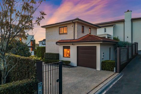 Photo of property in 10 Ronaki Road, Mission Bay, Auckland, 1071