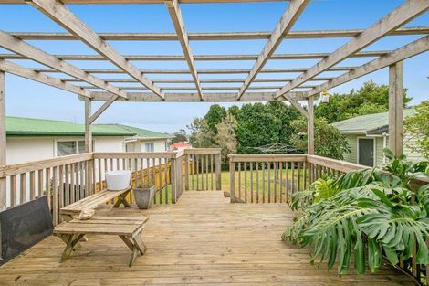 Photo of property in 9 Hand Road, Helensville, 0800