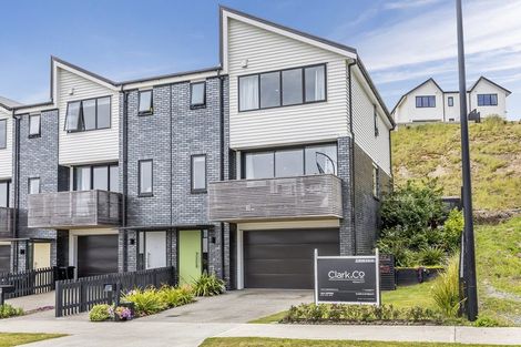 Photo of property in 43 Holystone Road, Whitby, Porirua, 5024